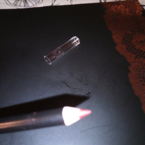 Paris Hilton ultra gloss lip gloss & pencil set 👄 - Picture 3 of 4